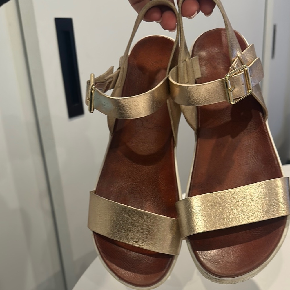 Gold Leather Sandals with Buckle